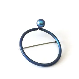 Round & Round Brooch- Single Pearl